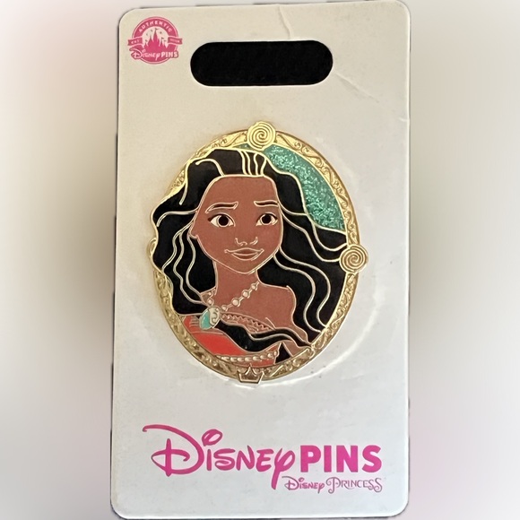 NWT Disney Moana Enamel Pin - Picture 2 of 4